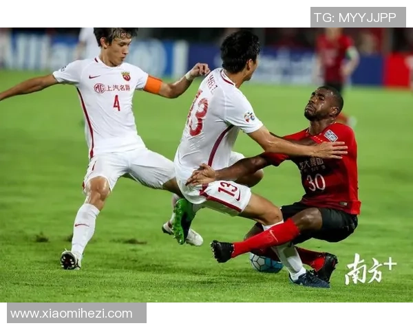 广州恒大与上海上港下半场激战回顾及精彩瞬间分析